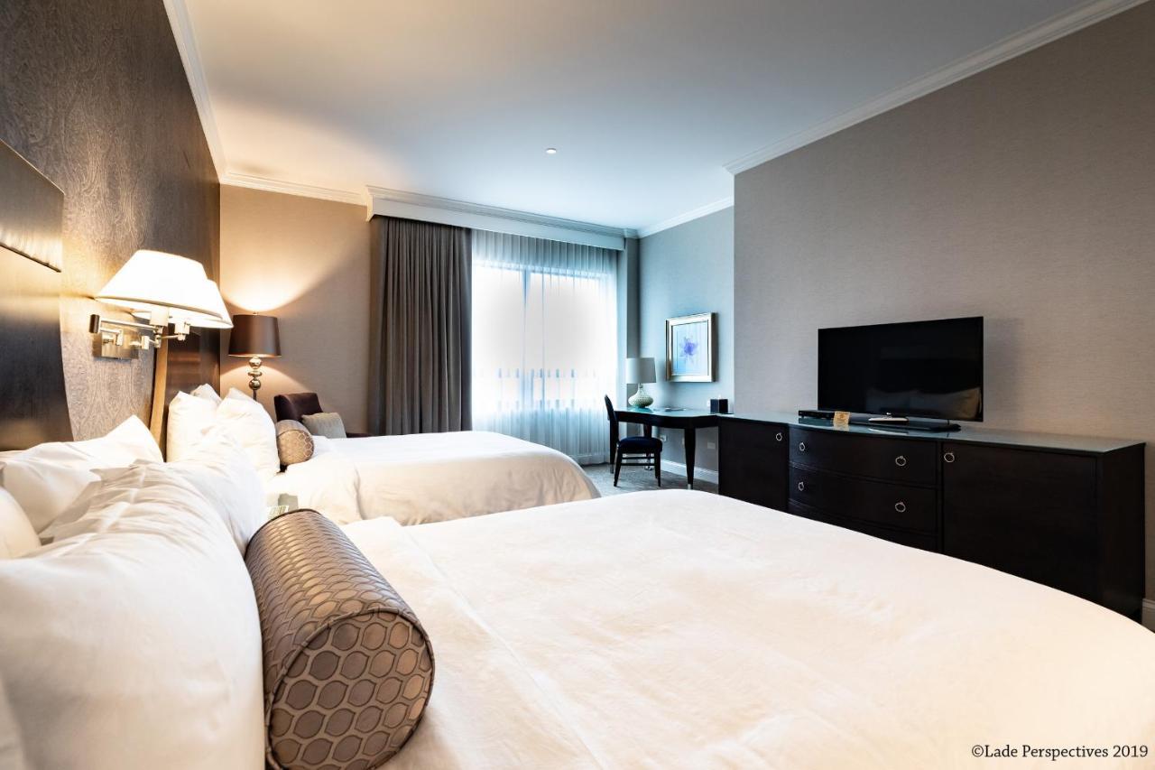 La Banque Hotel Homewood Екстериор снимка