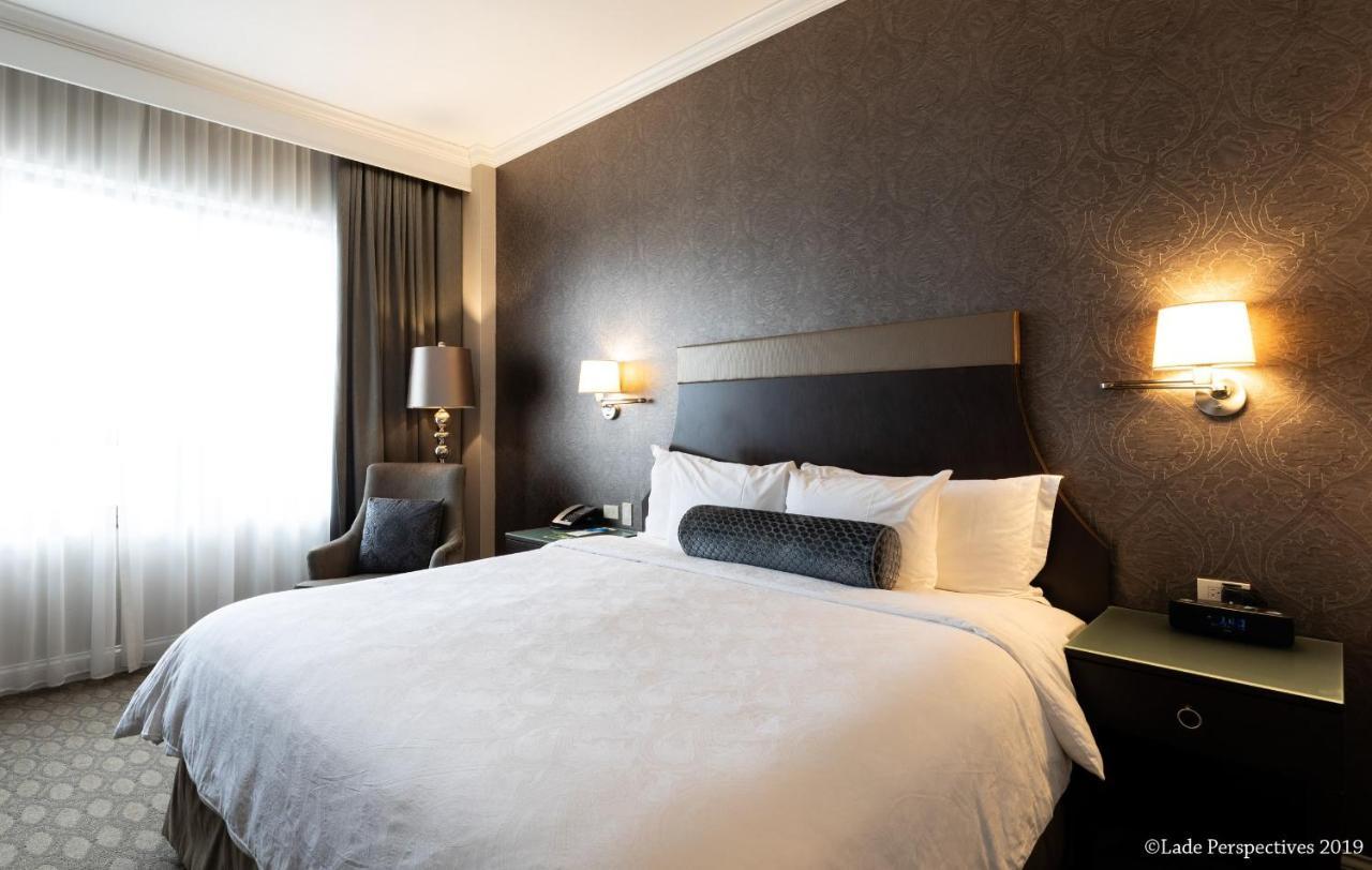 La Banque Hotel Homewood Екстериор снимка