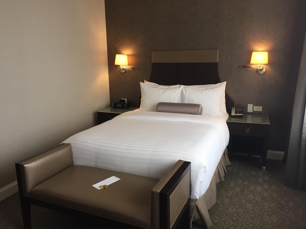 La Banque Hotel Homewood Екстериор снимка