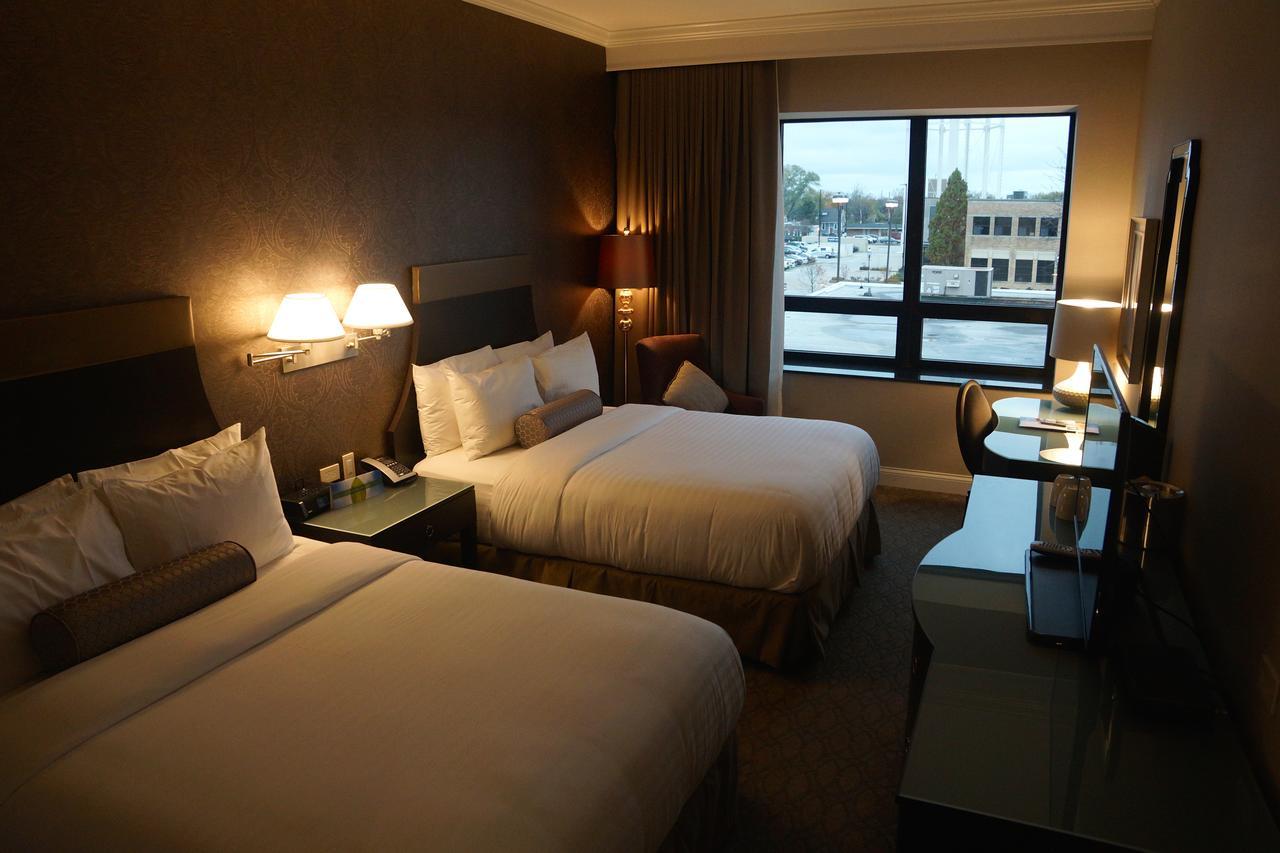 La Banque Hotel Homewood Екстериор снимка