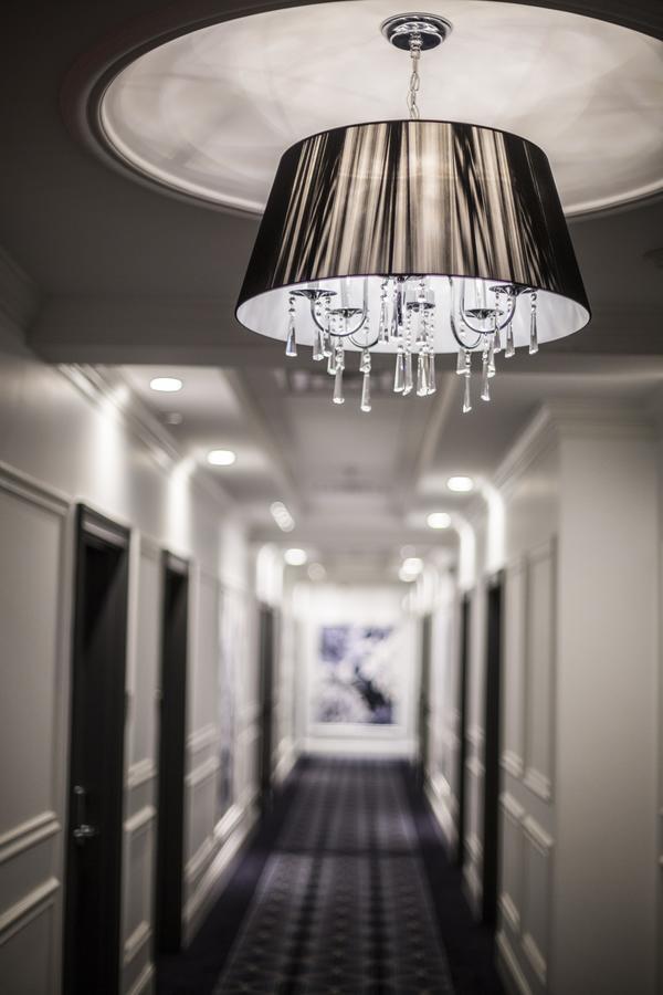La Banque Hotel Homewood Екстериор снимка