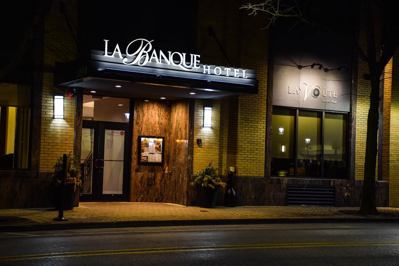 La Banque Hotel Homewood Екстериор снимка